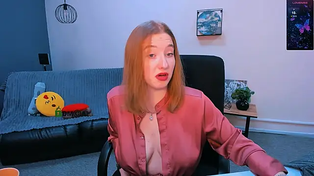 Snapshot of daisy_candy chatting on 12.24.24 daisy candy online show from 12.24.24