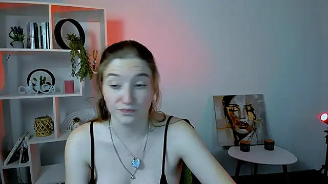 Snapshot of daisy_candy chatting on 10.18.25 daisy candy online show from 10.18.25