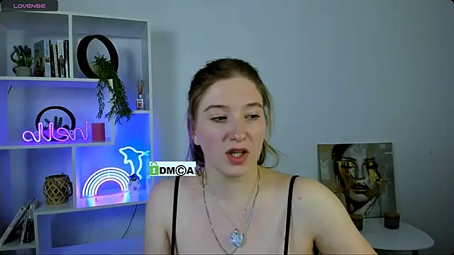 Snapshot of daisy_candy chatting on 10.26.25 daisy candy online show from 10.26.25