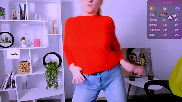 Snapshot of daisy_candy chatting on 11.17.25 daisy candy online show from 11.17.25