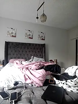 Snapshot of Drippincaty chatting on 11.11.25 Drippincaty online show from 11.11.25