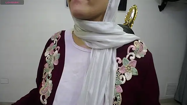 Snapshot of shantala_krisha chatting on 02.21.25 shantala krisha online show from 02.21.25