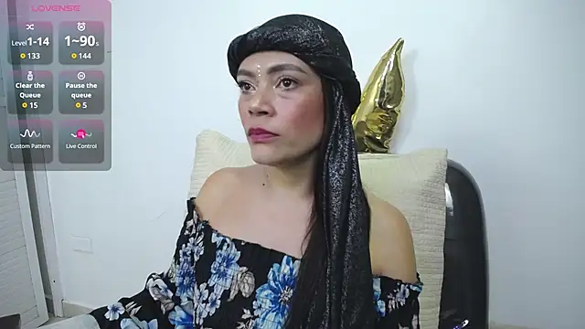 Snapshot of shantala_krisha chatting on 09.16.25 shantala krisha online show from 09.16.25