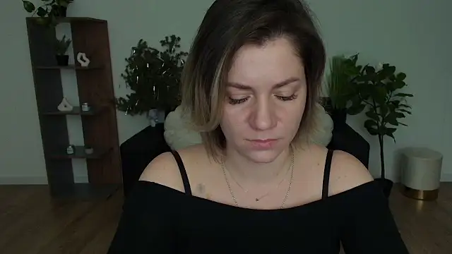 MariaSttone online show from 01.24.25