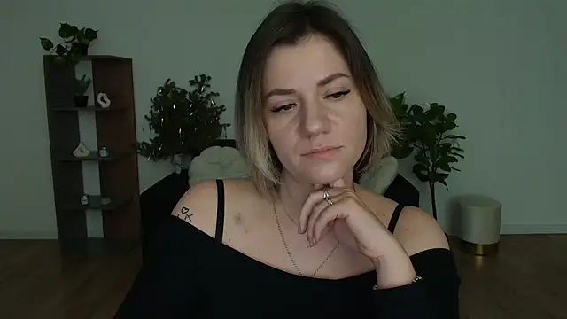 MariaSttone online show from 02.04.25