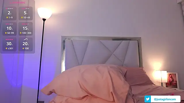 nicollefiorett online show from 01.05.25