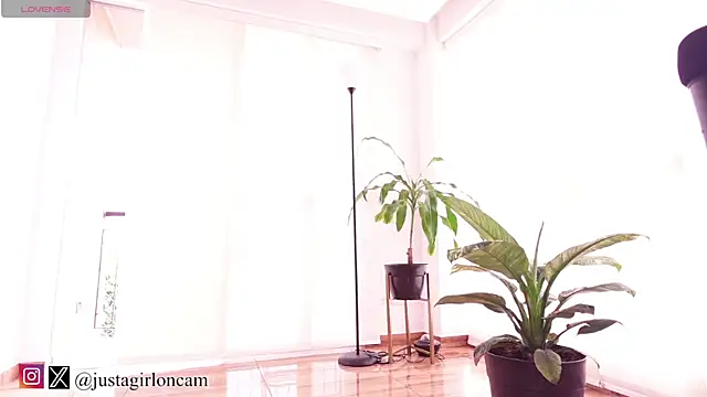 nicollefiorett online show from 03.20.25