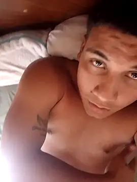 Snapshot of chocostunt chatting on 10.02.25 chocostunt online show from 10.02.25