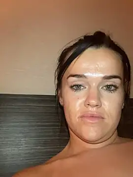 English-Chloe96 online show from 03.04.25