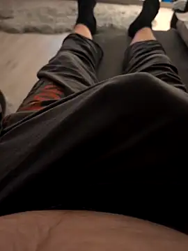 Snapshot of Mrloverlover77@xh chatting on 11.22.25 Mrloverlover77xh online show from 11.22.25