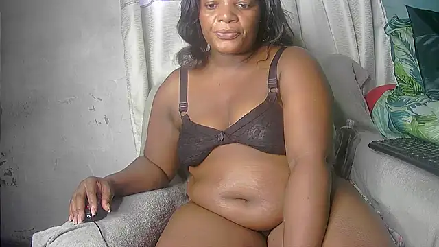 Snapshot of Sexyebonyxxx87 chatting on 02.11.25 Sexyebonyxxx87 online show from 02.11.25