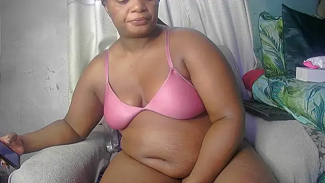 Snapshot of Sexyebonyxxx87 chatting on 02.22.25 Sexyebonyxxx87 online show from 02.22.25