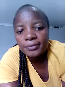 Snapshot of Sexyebonyxxx87 chatting on 10.21.25 Sexyebonyxxx87 online show from 10.21.25