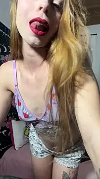 Snapshot of RuivaRaposinha chatting on 11.13.25 RuivaRaposinha online show from 11.13.25