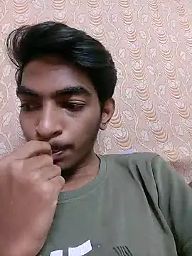 Snapshot of biggboyzz chatting on 01.21.25 biggboyzz online show from 01.21.25