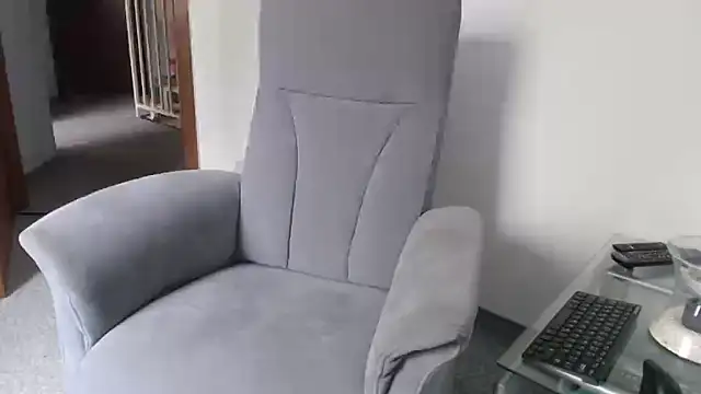 ak616263 online show from 11.04.25