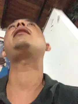 isacalejandroo online show from 01.05.25