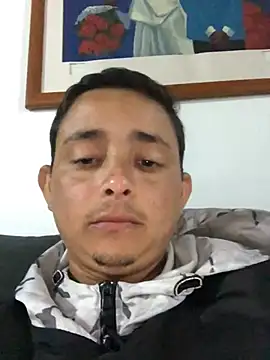 isacalejandroo online show from 01.26.25