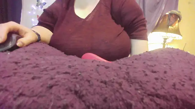 Snapshot of Alli_Kat chatting on 02.13.25 Alli Kat online show from 02.13.25