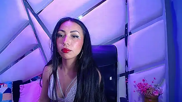 nathalia pink online show from 01.10.26