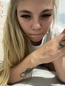 PEACHY439 online show from 02.20.25