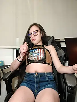 Snapshot of milena_23x chatting on 03.23.25 milena 23x online show from 03.23.25