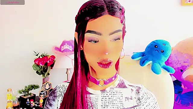 Snapshot of dollswit01 chatting on 02.15.25 dollswit01 online show from 02.15.25