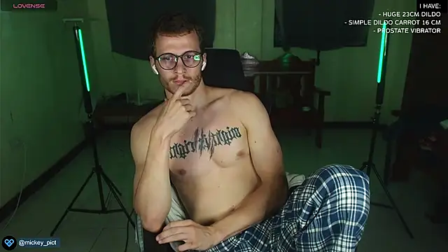 mickeypict online show from 12.25.24