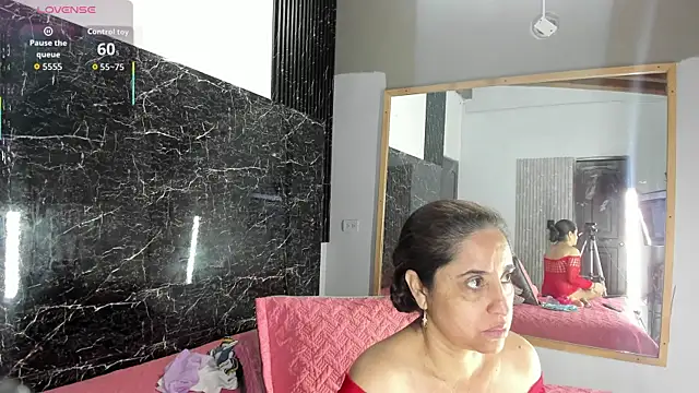 Yaya    11 online show from 10.24.25