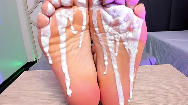 SophieHarris  online show from 02.12.25