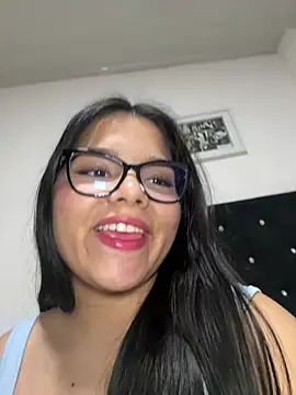 SophieHarris  online show from 04.18.26