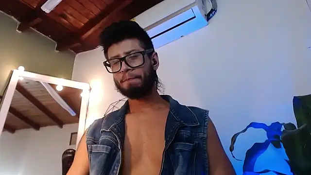 Snapshot of Colby_brown03 chatting on 02.01.26 Colby brown03 online show from 02.01.26