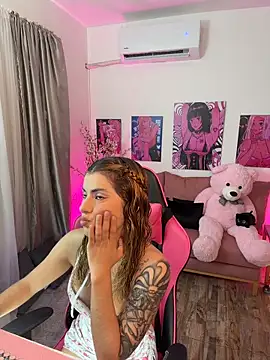 Snapshot of annieesweett chatting on 06.28.26 annieesweett online show from 06.28.26