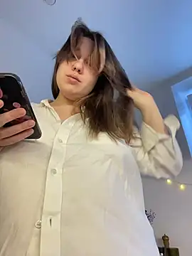 Snapshot of SuzieMurray chatting on 01.16.26 SuzieMurray online show from 01.16.26