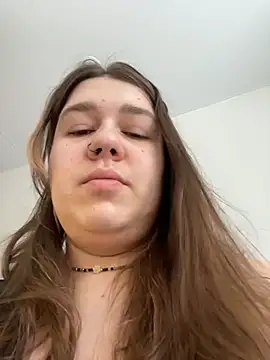 Snapshot of SuzieMurray chatting on 02.20.26 SuzieMurray online show from 02.20.26