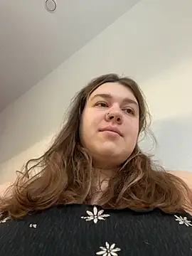 Snapshot of SuzieMurray chatting on 02.27.26 SuzieMurray online show from 02.27.26