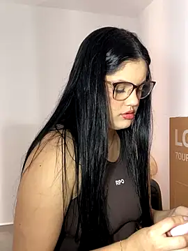 Snapshot of kimberlyhills1 chatting on 11.07.25 kimberlyhills1 online show from 11.07.25