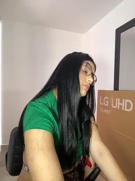 Snapshot of kimberlyhills1 chatting on 11.22.25 kimberlyhills1 online show from 11.22.25