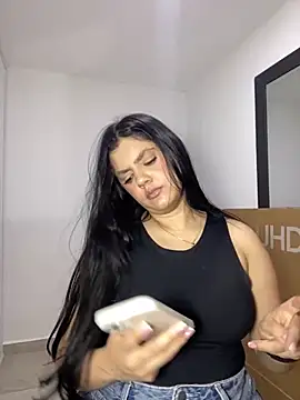 Snapshot of kimberlyhills1 chatting on 12.02.25 kimberlyhills1 online show from 12.02.25