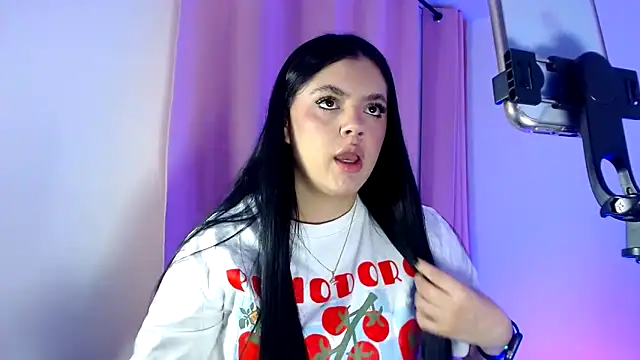 Snapshot of kimberlyhills1 chatting on 03.12.26 kimberlyhills1 online show from 03.12.26