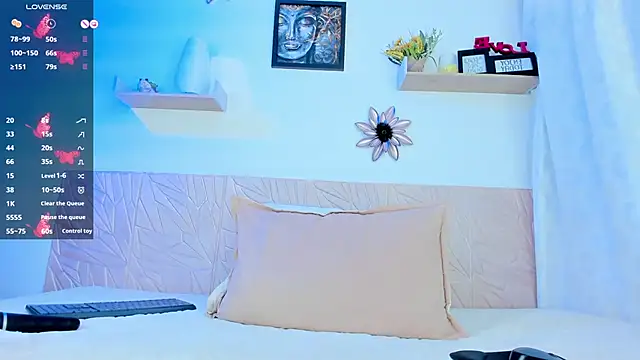 Snapshot of ZaraWest chatting on 12.12.24 ZaraWest online show from 12.12.24