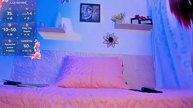 Snapshot of ZaraWest chatting on 02.18.25 ZaraWest online show from 02.18.25