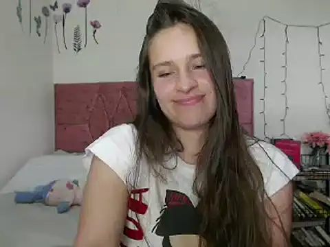 Snapshot of Serenity chatting on 12.23.24 Serenity online show from 12.23.24