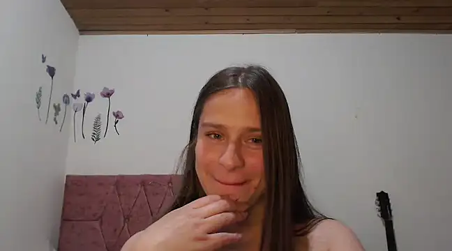 Snapshot of Serenity chatting on 03.04.25 Serenity online show from 03.04.25