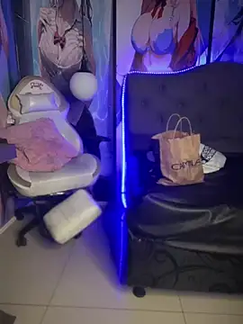 Im Little online show from 12.31.24