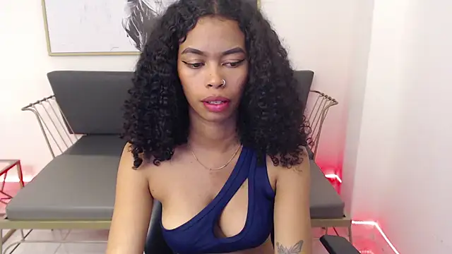 Snapshot of Shenna_brunette_ chatting on 12.16.24 Shenna brunette online show from 12.16.24