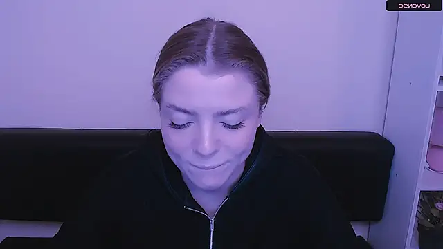 MissOliviaa  online show from 12.30.24