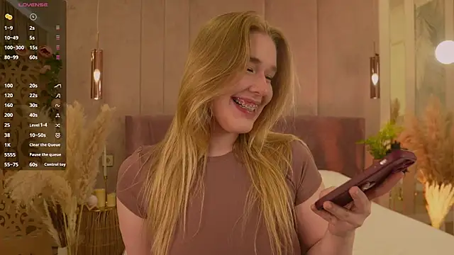 Snapshot of Smiley_Mia chatting on 05.01.26 Smiley Mia online show from 05.01.26