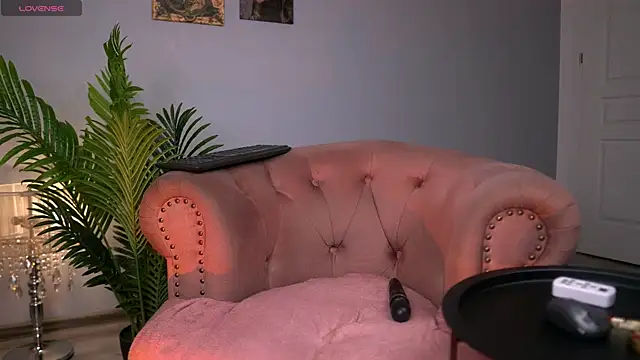 SerenaGrantt online show from 10.25.25