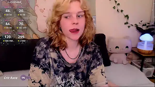 Snapshot of Moona_xx chatting on 04.23.26 Moona xx online show from 04.23.26